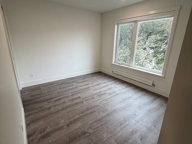 4326 Irving St #305 — Photo 12