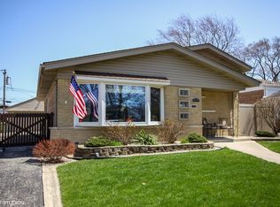 10737 S Leclaire Ave, Oak Lawn, IL 60453