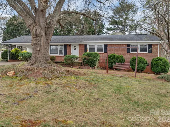 3509 Havenwood Rd, Dallas, NC 28034