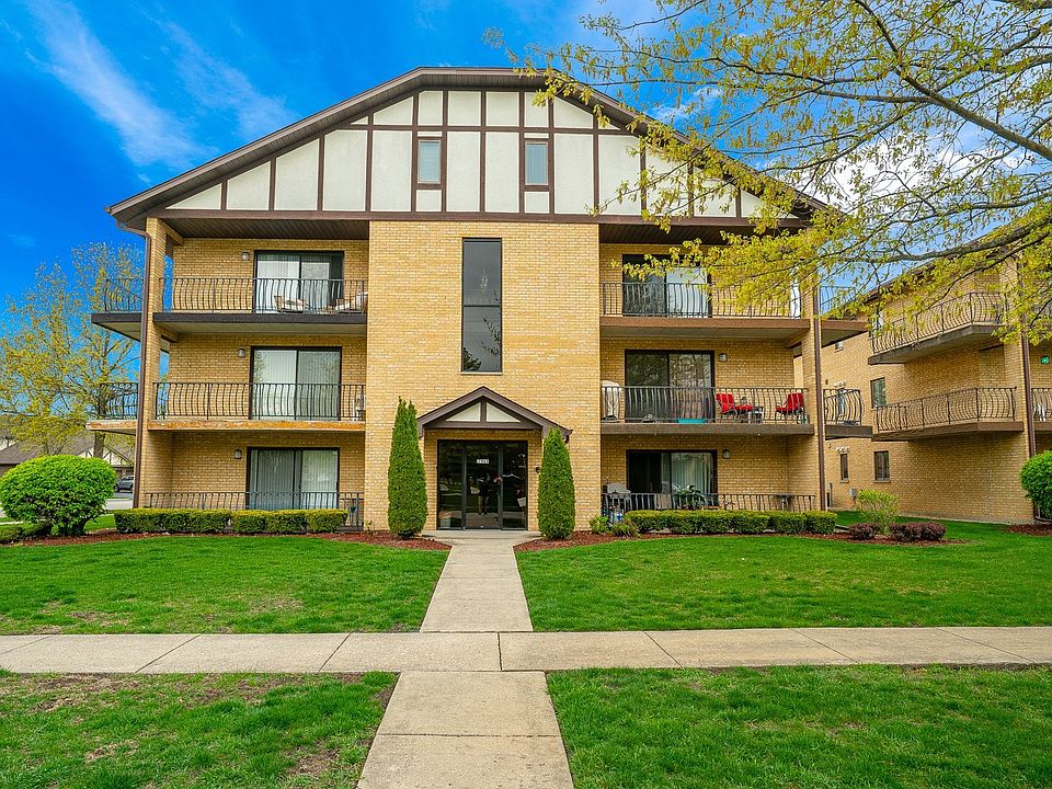 1st image of 17968 Royal Oak Ct APT 1N