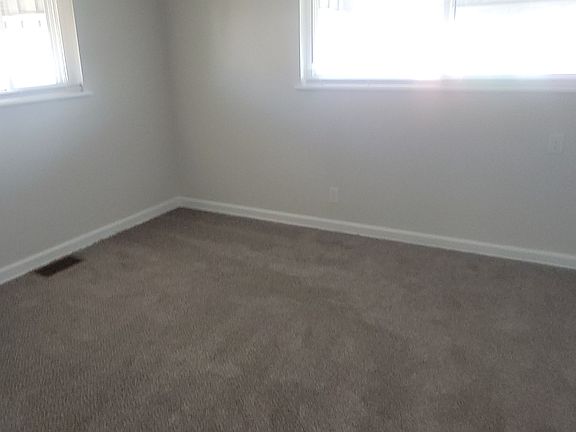 3rd image of 3868 Arlington Ave APT 3