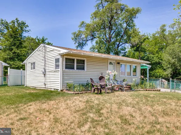 548 Windsor Ave, Maple Shade, NJ 08052