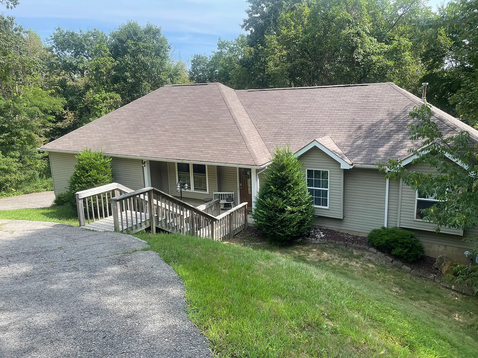 4 bed, 1874 sqft, $2,100 — Photo 1