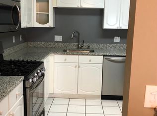 51 Harbour Clos #B, New Haven, CT 06519
