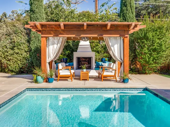 3101 Overton Park Dr E, Fort Worth, TX 76109