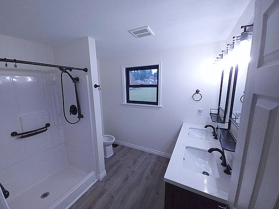 3rd image of 1225 Mountain Aire Dr SE