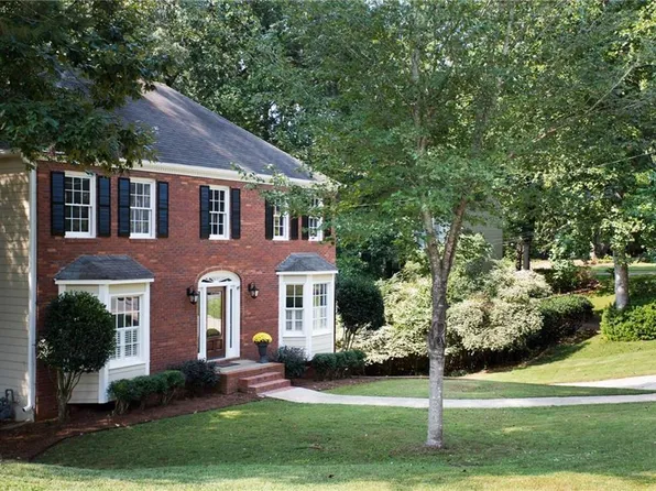 2418 Stockton Dr, Marietta, GA 30066