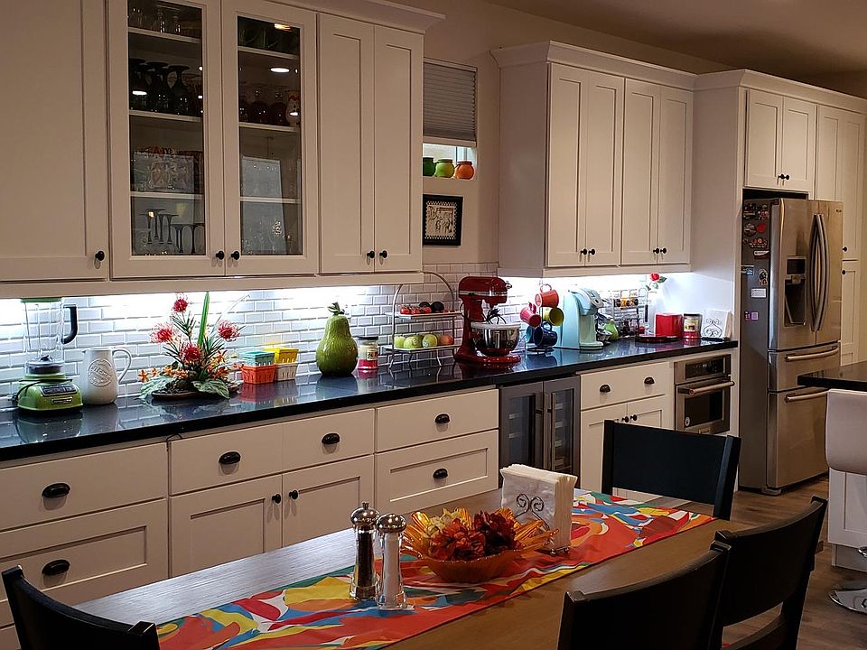 2nd image of 3140 E La Avenida Dr