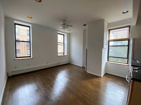82 W 105th St