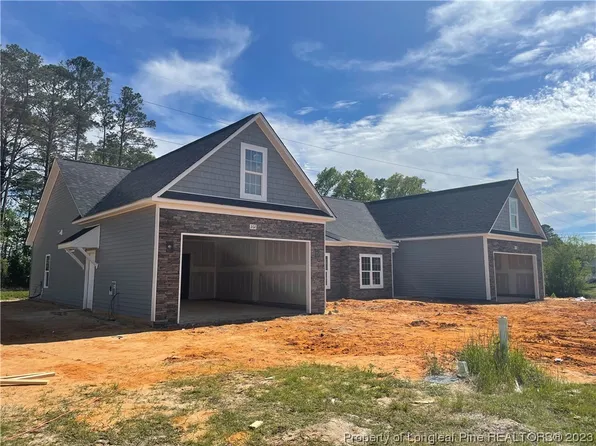 200 Oak Pointe Cir E, Lumberton, NC 28358