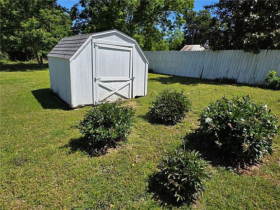 4th image of 307 W Carman Rd