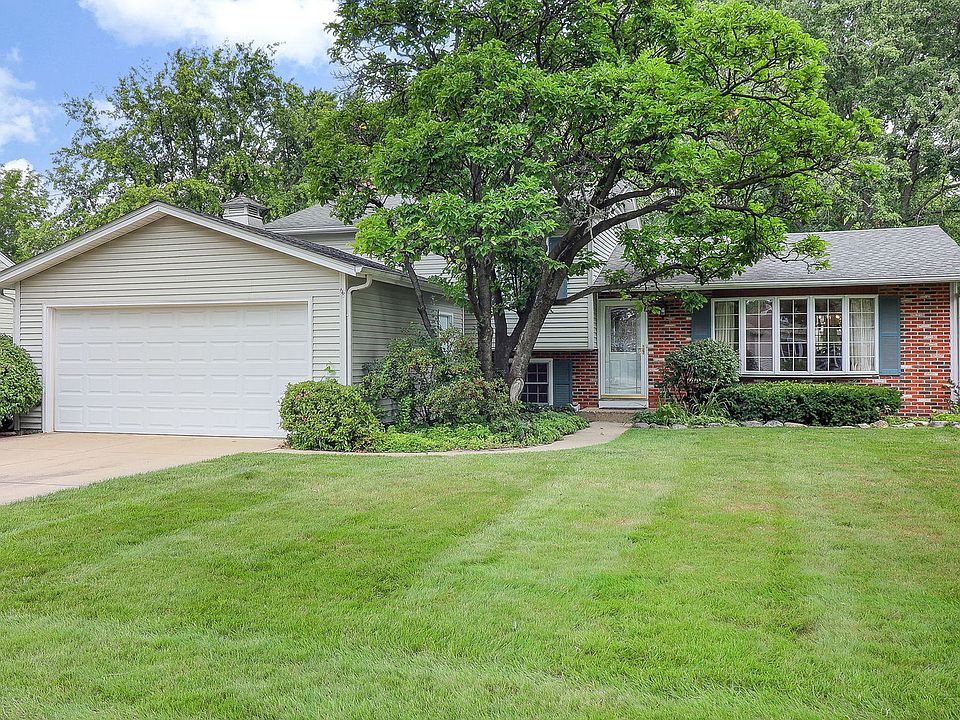 1st image of 935 Casa Solana Dr