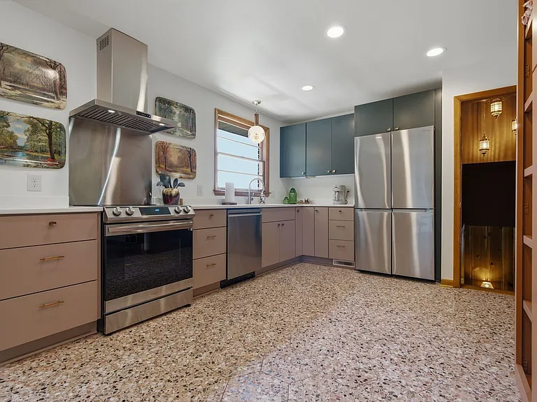 5028 Danby Dr — Photo 8