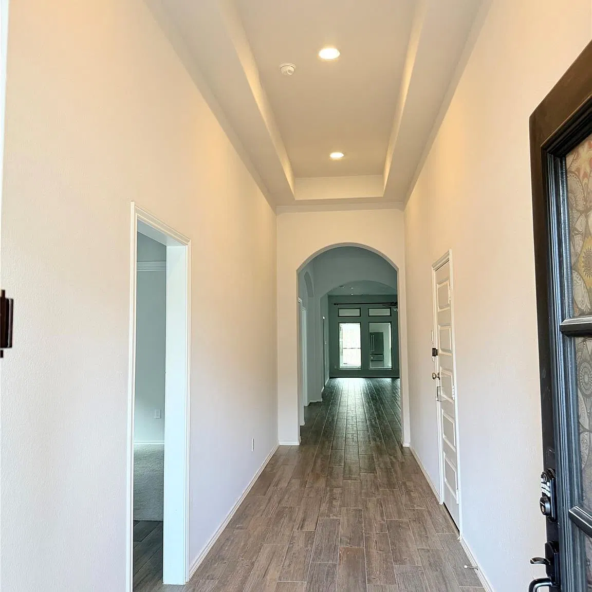 4 bed, 3.0 bath, 2500 sqft, $2,900 — Photo 4