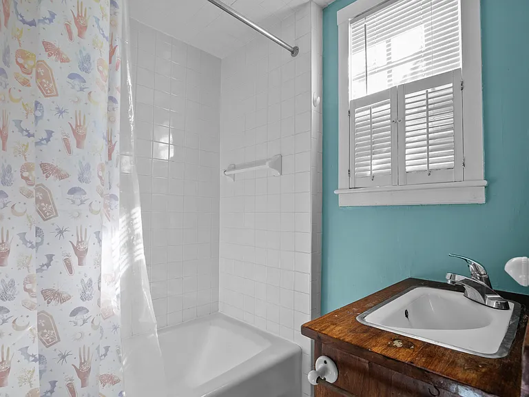 26 Perry St #1 — Photo 22
