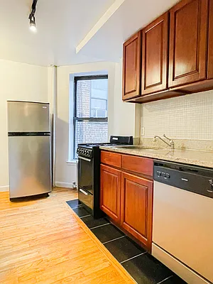 Rented by City Connections Realty | media 11