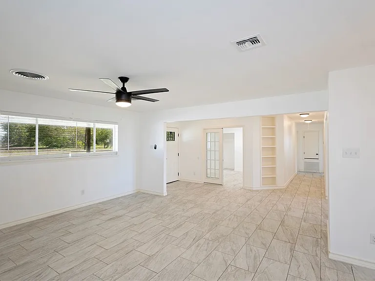 7629 Lang Rd — Photo 5
