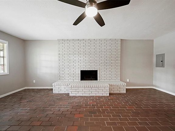 4th image of 2314 Carl Ct