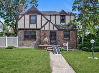 11747 221st St, Cambria Heights, NY 11411