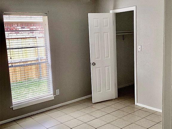 3rd image of 1804 Chapel Hill Rd