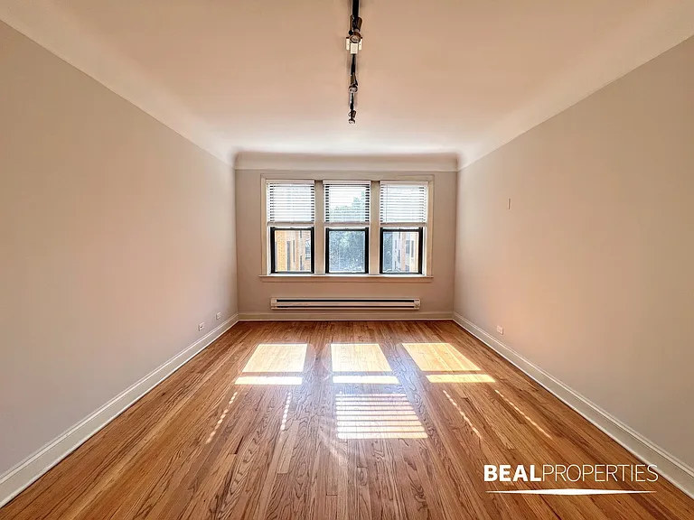 2321 N Rockwell St #D2 — Photo 1
