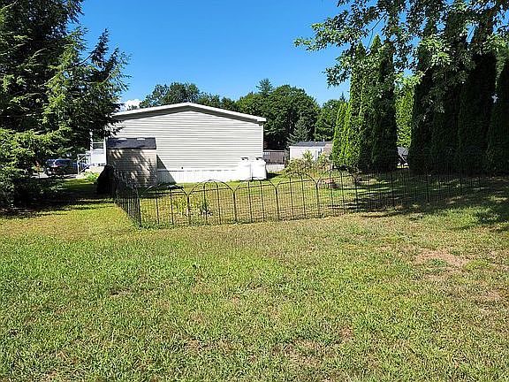 2nd image of 9 Harbourt Dr