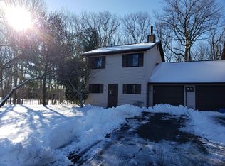 5 Wren Way, Howell, NJ 07731