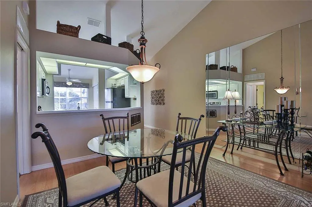 2 bed, 2.0 bath, 1339 sqft, $5,500 — Photo 4