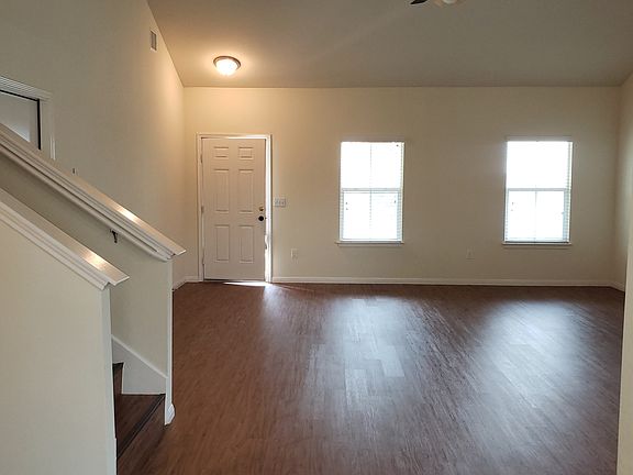 3rd image of 503 Luna Vista Dr