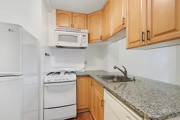 Rented by Corcoran | media 4