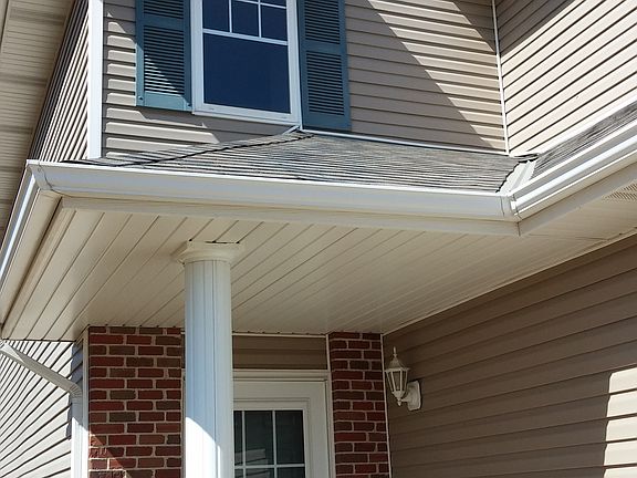 2nd image of 1744 N 175th Ct
