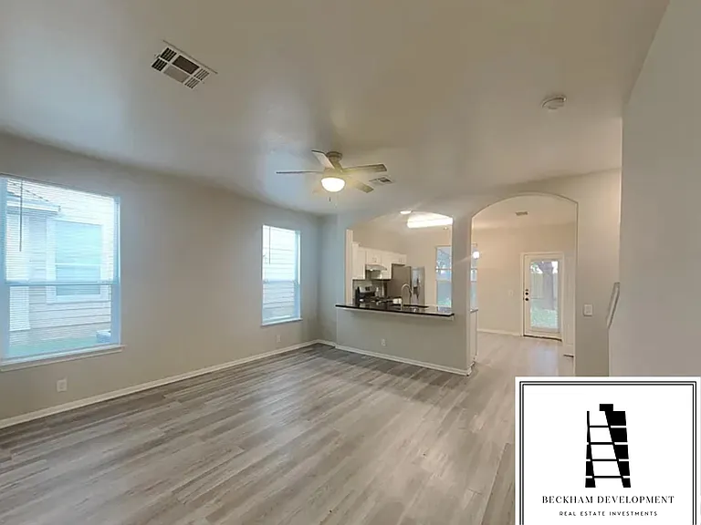 2418 Allred Dr #B — Photo 2