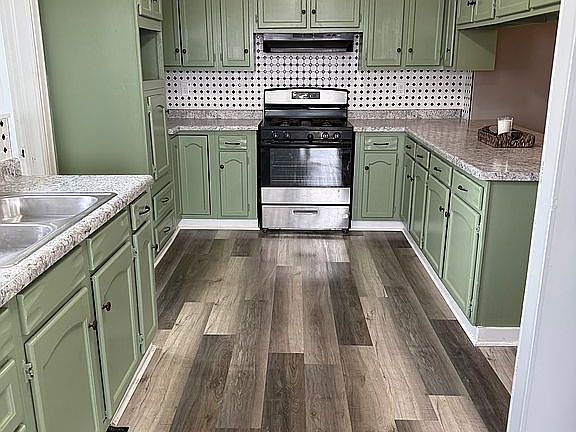 4th image of 3 S Hickory St