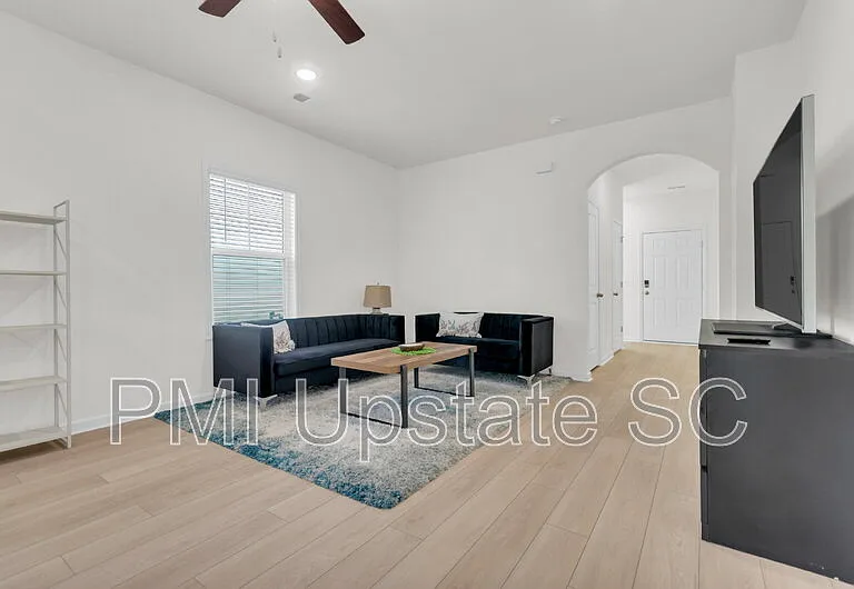 1110 Silverbend Trl — Photo 5