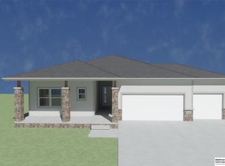 10403 Cimarron St, Papillion, NE 68046