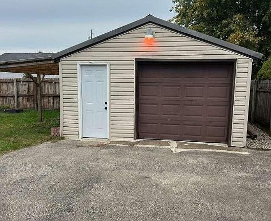 3rd image of 1711 Kurz Way
