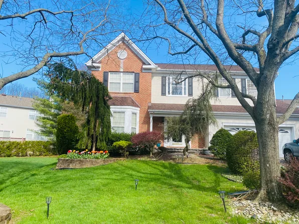 19 Hyde Park Dr, East Brunswick, NJ 08816