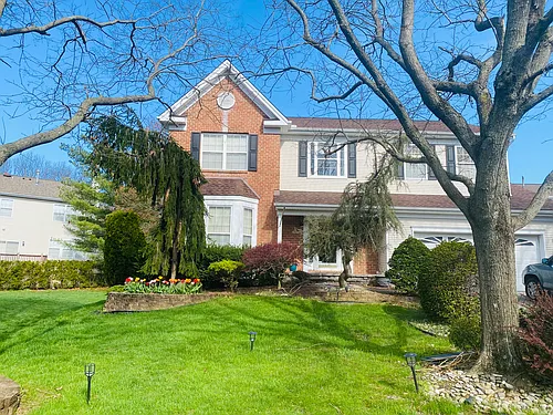 19 Hyde Park Dr Photo 1