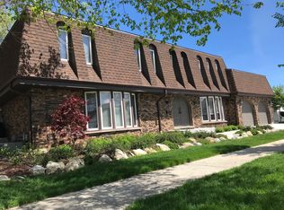 5244 Farwell Ave, Skokie, IL