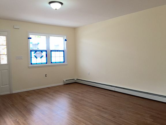 4th image of 186 Colony Ave