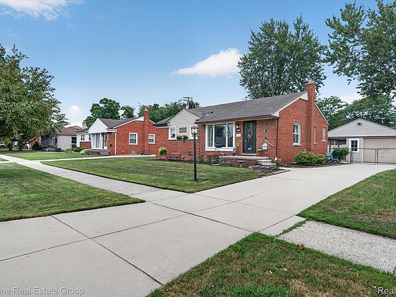 2nd image of 30355 W Chicago St