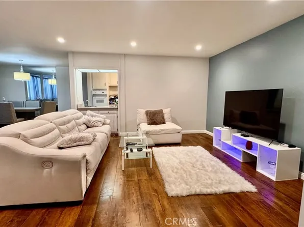 5339 Newcastle Ave Unit 109, Encino, CA 91316