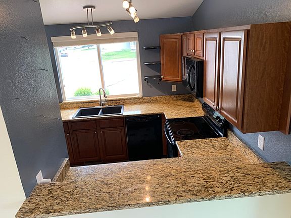 Bar area in kitchen