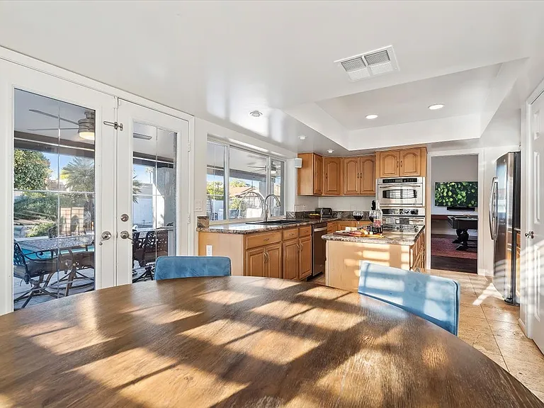 6252 E Beverly Ln — Photo 7