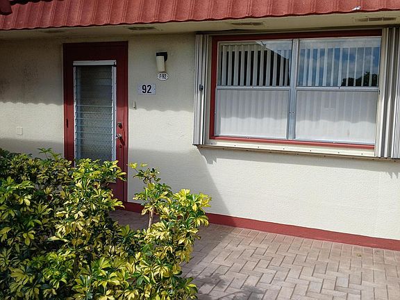 3rd image of 92 Seville Drive