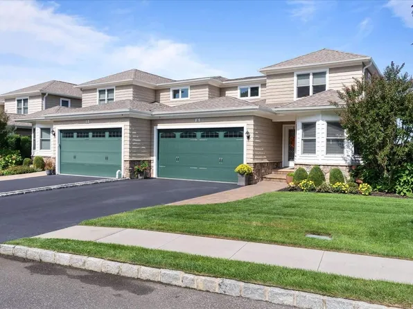 16 Theresa Lane #16, Port Jefferson, NY 11777