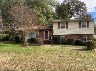 1226 Squirrel Hill Rd, Charlotte, NC 28213