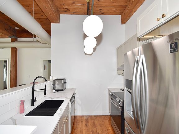 4th image of 385 Worthington St #2F