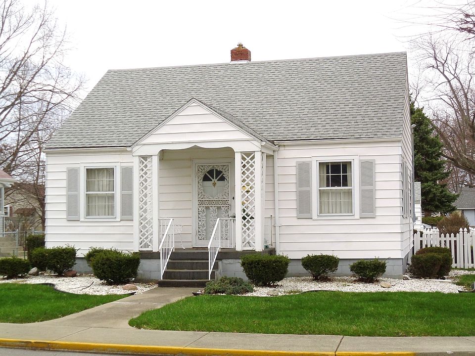 2nd image of 1017 W Elm St