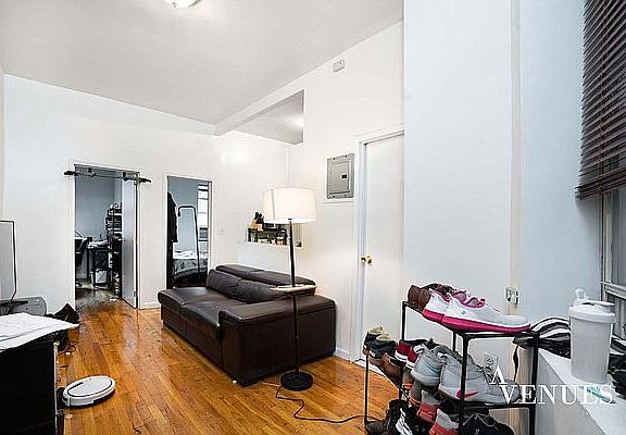 2nd image of 519 E 11th St #1